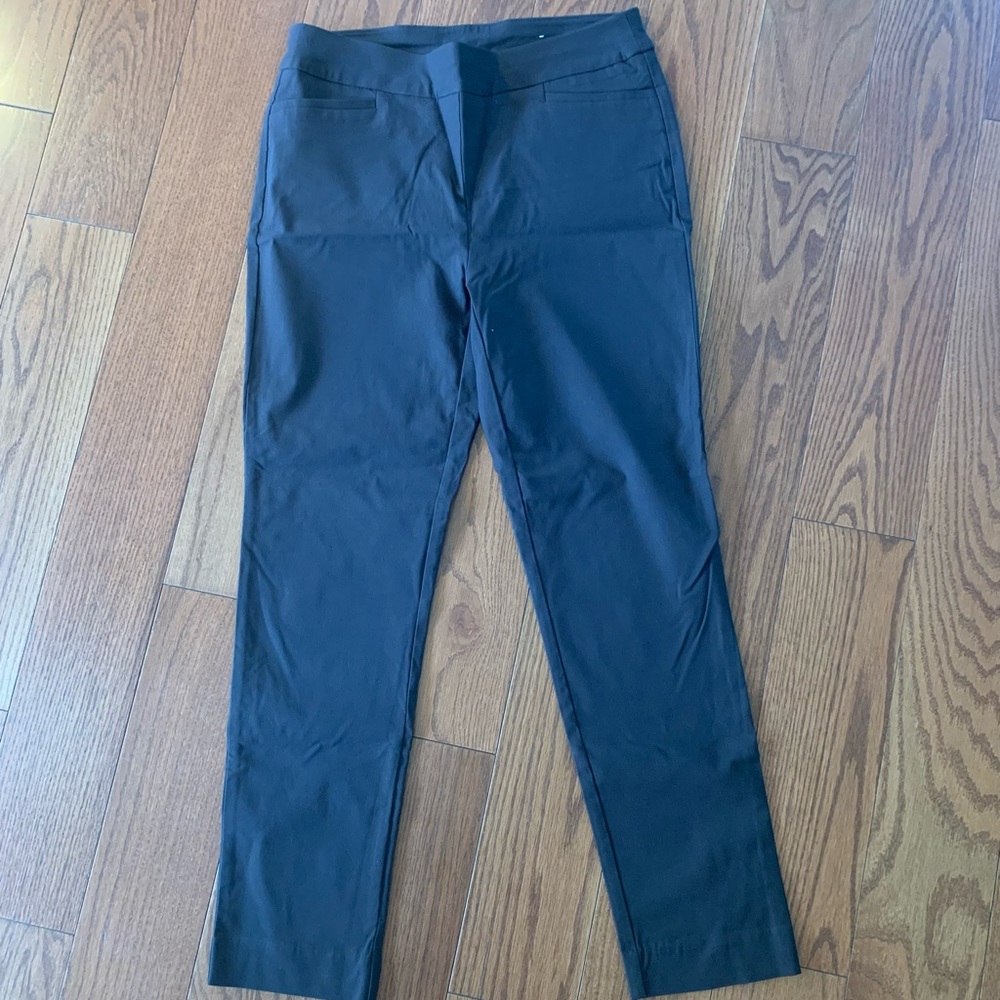 So slimming black pants